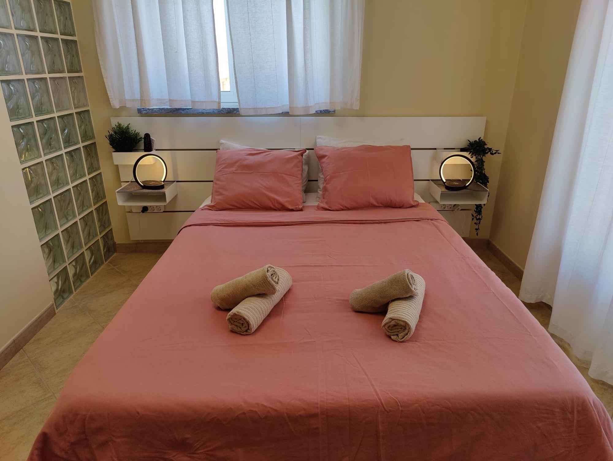 Linos House Homestay *